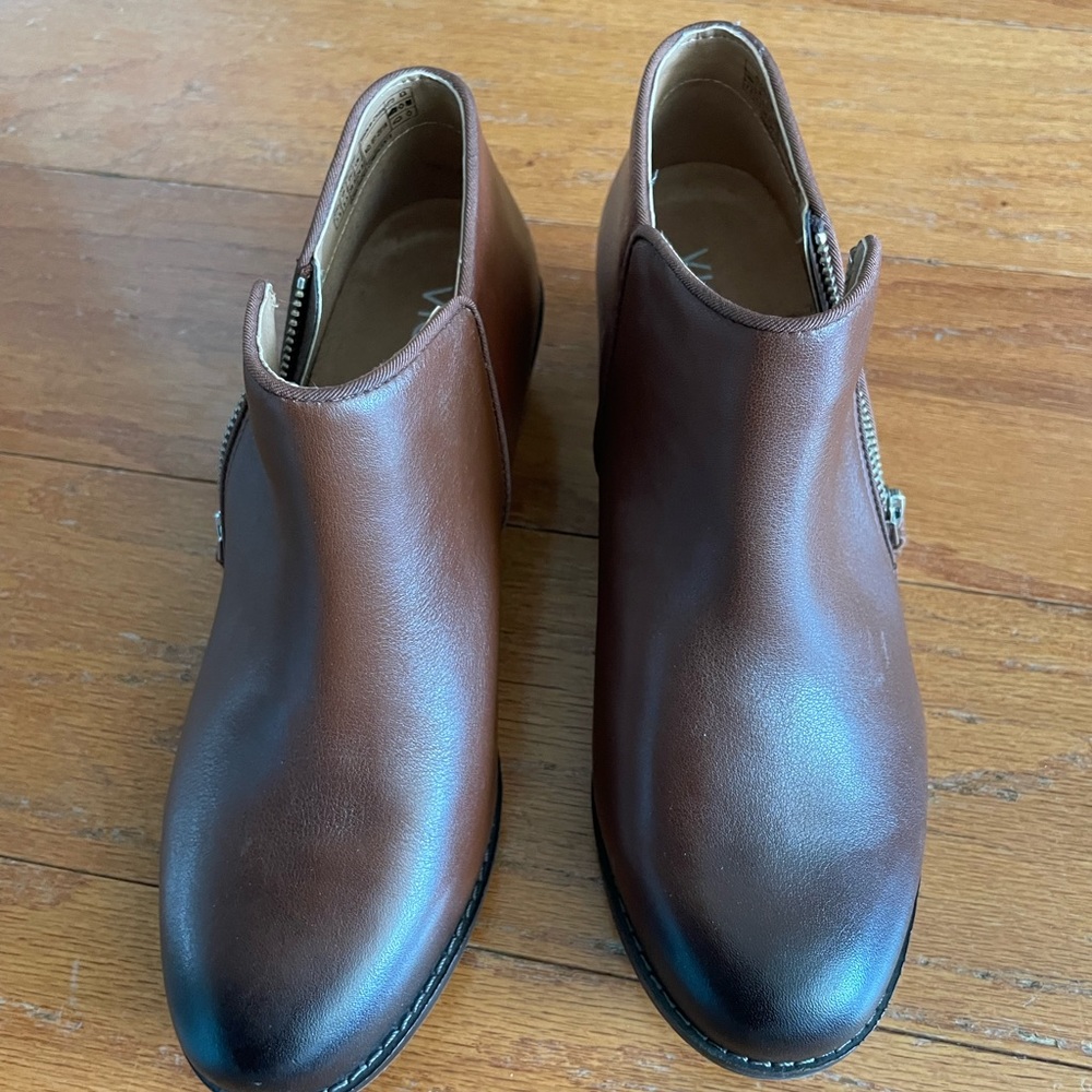 Vionic brown ankle boots, size 7.5